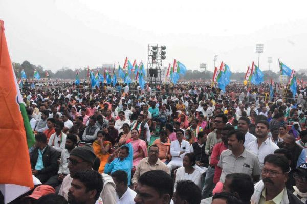  आरक्षण रैली में हजारों जुटे, भाजपा को जमकर कोसा, राजभवन पर निशाना