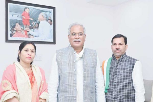 मुख्यमंत्री से मुलाकात कर नववर्ष की दी बधाई