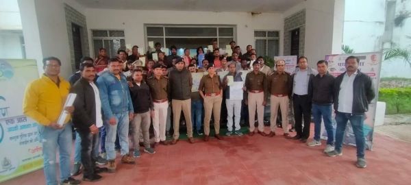 चोरी-गुम हुए 50 लाख के मोबाइल व वाहन मालिकों को सौंपा