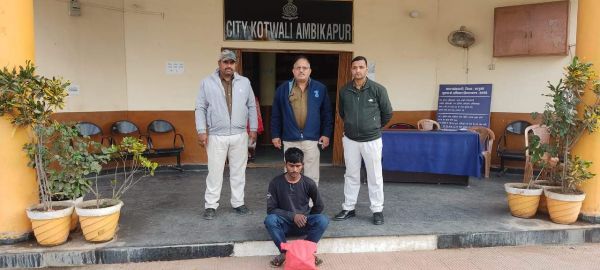 नशीली कफ सिरपबेचने की फिराक में घूम रहा आरोपी गिरफ्तार