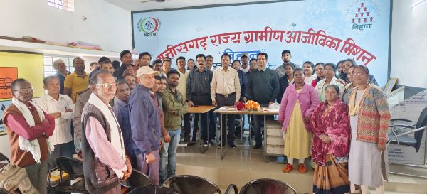 सचिव संघ ने नए केशकाल जनपद सीईओ को पुष्पगुच्छ देकर किया स्वागत