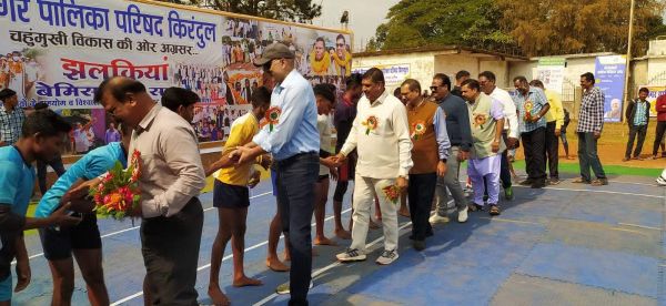 तीन दिनी कबड्डी स्पर्धा शुरू, पहले मुकाबले में किरंदुल जूनियर टीम विजयी