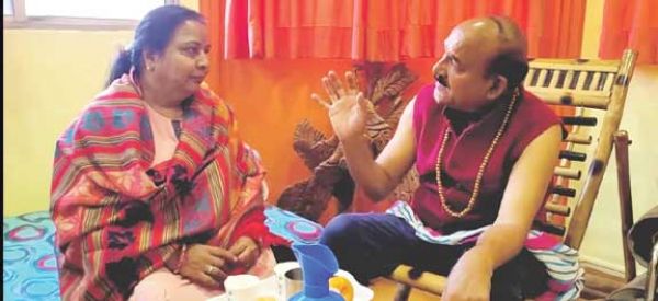 लघु नाटक घड़ी के कांटे का मंचन