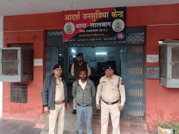 सहायक डाकपाल ने डकारे सुकन्या-जनधन खातों के 14 लाख