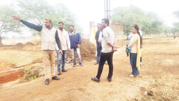 गांव में बने गौठानों को रूरल इंडस्ट्रियल पार्क के रूप में किए जाएंगे विकसित - निखिल
