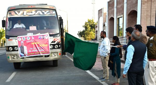 छत्तीसगढिय़ा ओलंपिक के राज्य स्तरीय स्पर्धा  में भाग लेने 62 प्रतिभागियों का दल रवाना