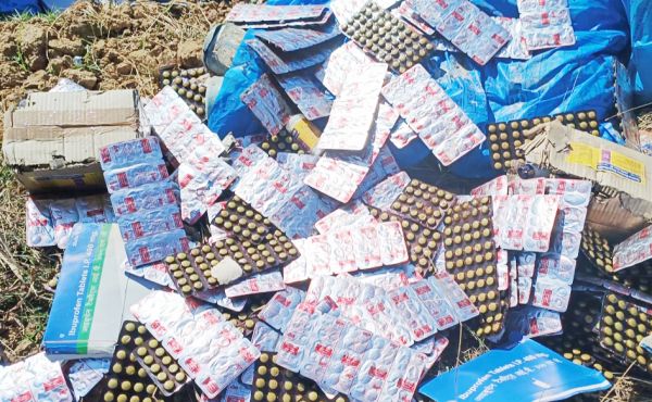 बड़ी मात्रा एक्सपायरी दवाएं फेंकी, जांच कर होगी कार्रवाई- सीएस