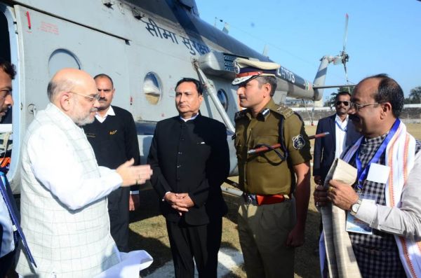 कोरबा पहुंचने पर केंद्रीय गृह मंत्री का अधिकारियों व जनप्रतिनिधियों ने किया स्वागत 