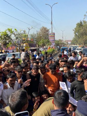 एनएसयूआई-भाजयुमो कार्यकर्ता भिड़े