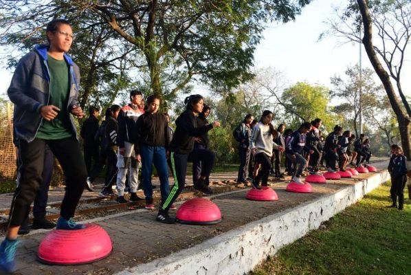 हंसते-मुस्कुराते चेहरों से गुलजार हुई पुष्प वाटिका