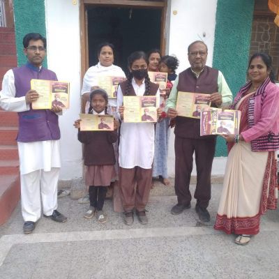 शिक्षा विमर्श, सशिमं के सदस्य घर-घर जाकर कर रहे संवाद