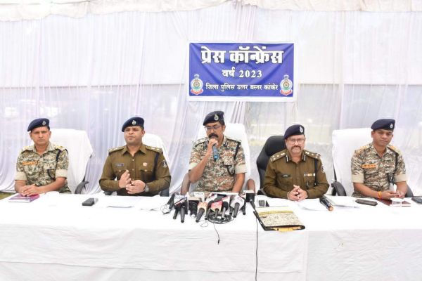 नक्सलियों के खिलाफ अभियान संचालित व विकास कार्य को  गति प्रदान करने से नक्सल गतिविधियों में कमी आई-सुंदरराज