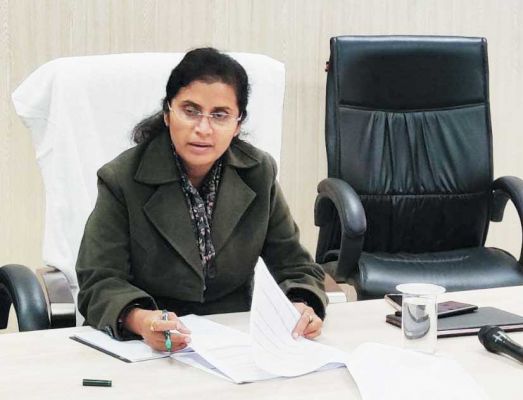 कुपोषण के मामलों पर विशेष ध्यान देने कलेक्टर ने दिए निर्देश