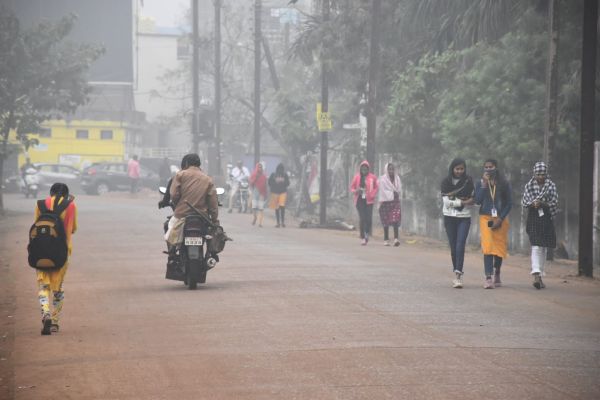 जनवरी में सर्द हवाओं से 10 डिग्री गिरा पारा