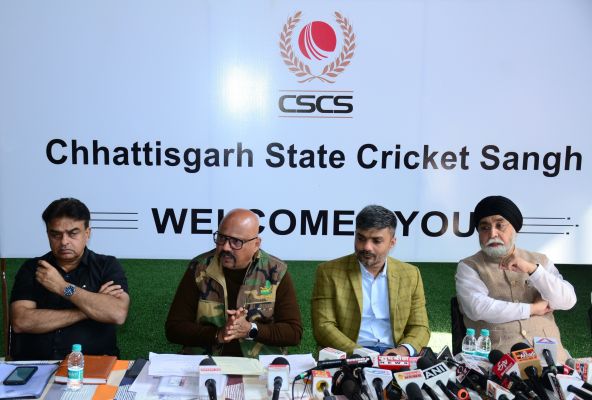 वनडे मैच : विद्यार्थियों की टिकिट 3 सौ में, दो समोसा 50 रूपए में