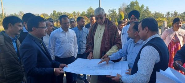 स्वास्थ्य मंत्री ने किया एयरपोर्ट उन्नयन कार्य का निरीक्षण