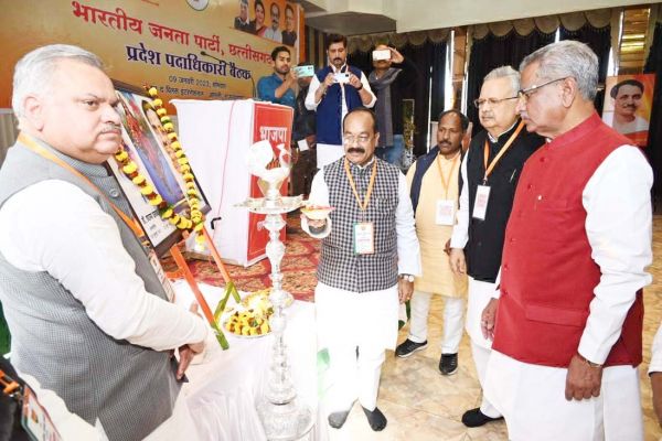 भाजपा का चुनावी रोड मैप, बिना चेहरे के लड़ेंगे विस चुनाव, आदिवासियों से सहानुभूति बटोरने धर्मांतरण का विरोध