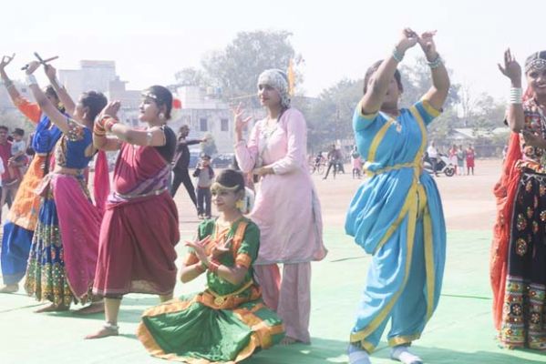 आत्मानंद  स्कूल में  वार्षिक खेलकूद