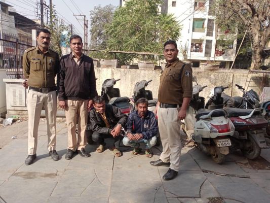 आठ बाइक्स के साथ दो चोर गिरफ्तार, सभी बाइक बरामद