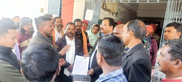 धर्मांतरण के खिलाफ सौंपा ज्ञापन 