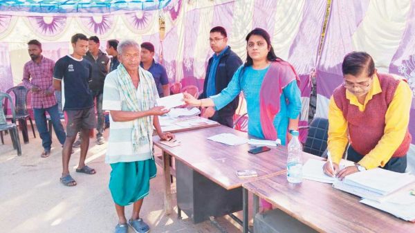 घोठला शिविर, 23 किसानों को साढ़े 51 लाख राशि का वितरण