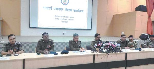 साल भर में 415 नक्सलियों का आत्मसमर्पण-आईजी