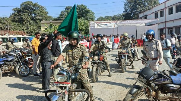 राष्ट्रीय सडक़ सुरक्षा सप्ताह: हेलमेट रैली निकालकर किया जागरूक