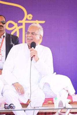 बेलरगांव में सीएम ने की विभिन्न घोषणाएं