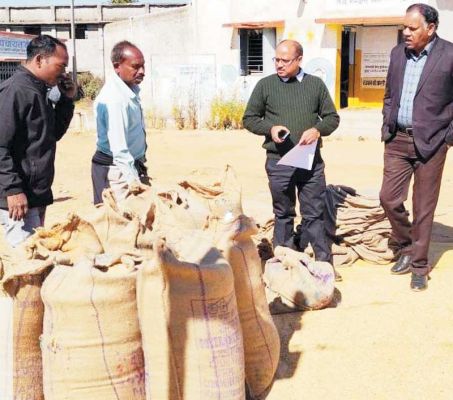 111 बोरा बदरा मिश्रित धान जब्त, मनेन्द्रगढ़ कलेक्टर ने की कार्रवाई