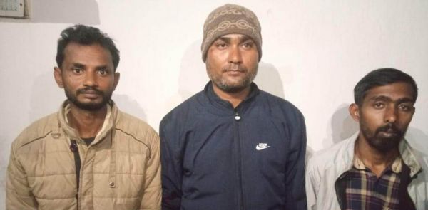 अलग-अलग कार्रवाई में नक्सल सहयोगियों से हथियार-विस्फोटक बरामद