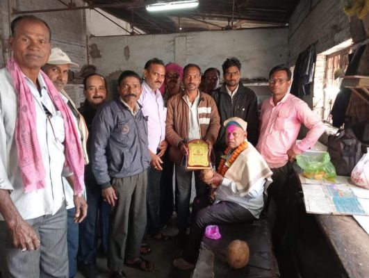 सेवानिवृत्त पर तुलसी को दी विदाई
