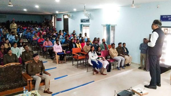 राष्ट्रीय सडक़ सुरक्षा सप्ताह पर जागरुकता कार्यक्रम