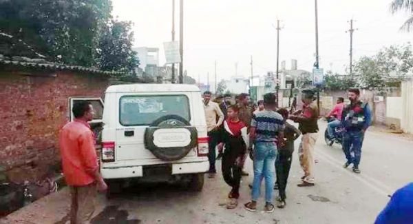 बोलेरो की ठोकर से स्कूटी चालक की मौत, एक घायल  