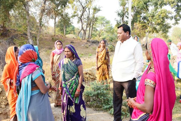 मनरेगा में रोजगार देने में नांदगांव जिला प्रदेश में अव्वल
