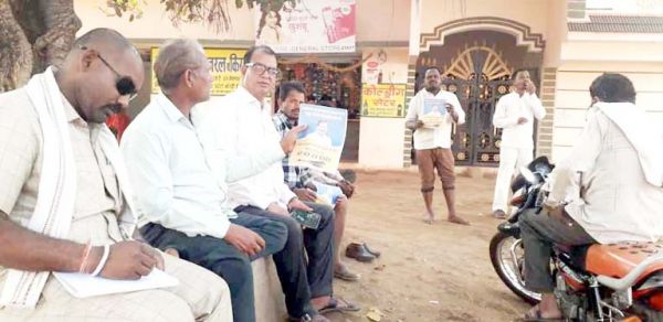 आप  का जनसम्पर्क अभियान गांव-गांव में पहुंच रहे कार्यकर्ता