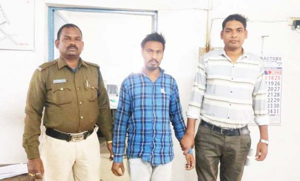 स्कूटी से गांजा तस्करी, युवक पकड़ाया