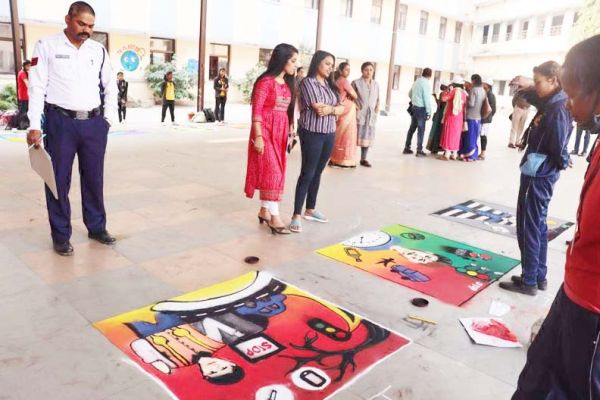 राष्ट्रीय सडक़ सुरक्षा सप्ताह, स्कूली बच्चों के लिए स्लोगन, रंगोली व पेटिंग स्पर्धा, 16 स्कूलों के 360 से अधिक छात्र हुए शामिल  