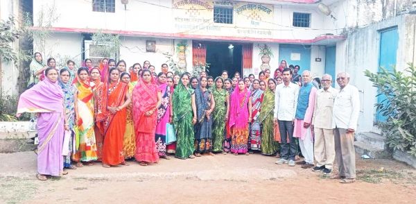 महिलाएं प्रशिक्षण लेकर हो रही हैं आत्म निर्भर-योगेंद्र दास 