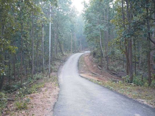 छत्तीसगढ़ के उत्तरी छोर के आखिरी गांव पुंदाग में आजादी के 75 साल बाद बन रही सडक़