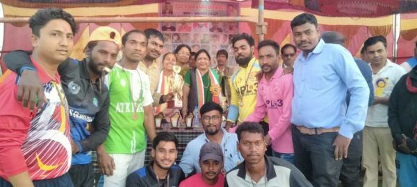  क्रिकेट स्पर्धा के समापन में विधायक हुईं शामिल, नगरी ने मारी बाजी