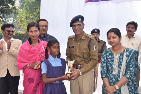 बस्तर पुलिस की जनचौपाल, सायबर अपराध से बचने बताए तरीके