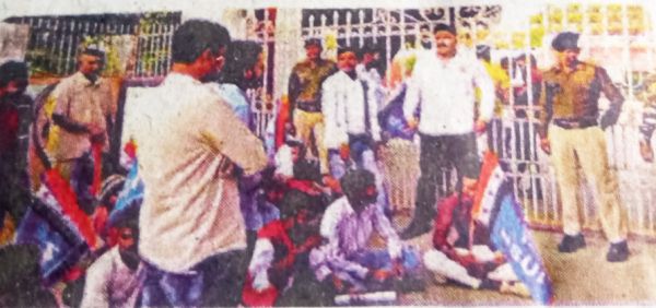 संगीत विवि के प्रोफेसर पर अश्लील वीडियो बनाने का आरोप