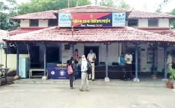 गाड़ियों से चौराहे को घेरकर आधी रात को बर्थडे मना रहे थे, अपराध दर्ज