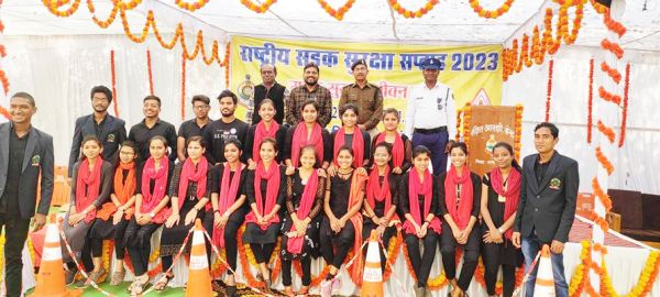 नुक्कड़ नाटक से किया जागरूक