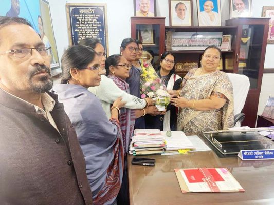 महिला बाल विकास मंत्री के आश्वासन पर आंगनबाड़ी संघ आंदोलन स्थगित