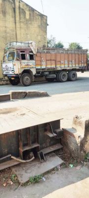 बरमकेला का वेयर हाउस गोदाम बना खाली गाडिय़ों की पार्किंग!