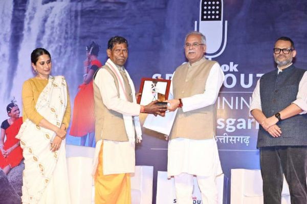 नगरी दुबराज की खेती, किसान माधुरीलाल सीएम के हाथों सम्मानित