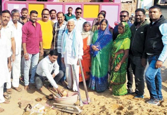 सीसी रोड निर्माण कार्य का भूमिपूजन