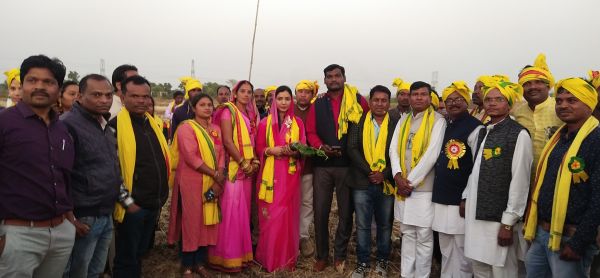 बोड़ला में सर्व आदिवासी समाज को राजा खडग़ राज ने दी 25 डिसमिल जमीन दान में