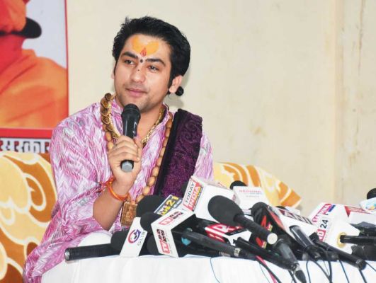 जिनको शंका है वो दिव्य दरबार में आएं, हनुमान की भक्ति तंत्रमंत्र नहीं